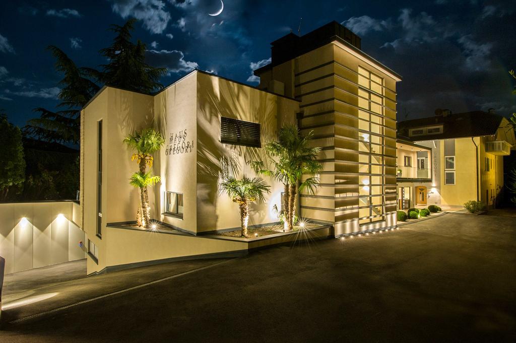 Haus Gregori Aparthotel Caldaro Bagian luar foto