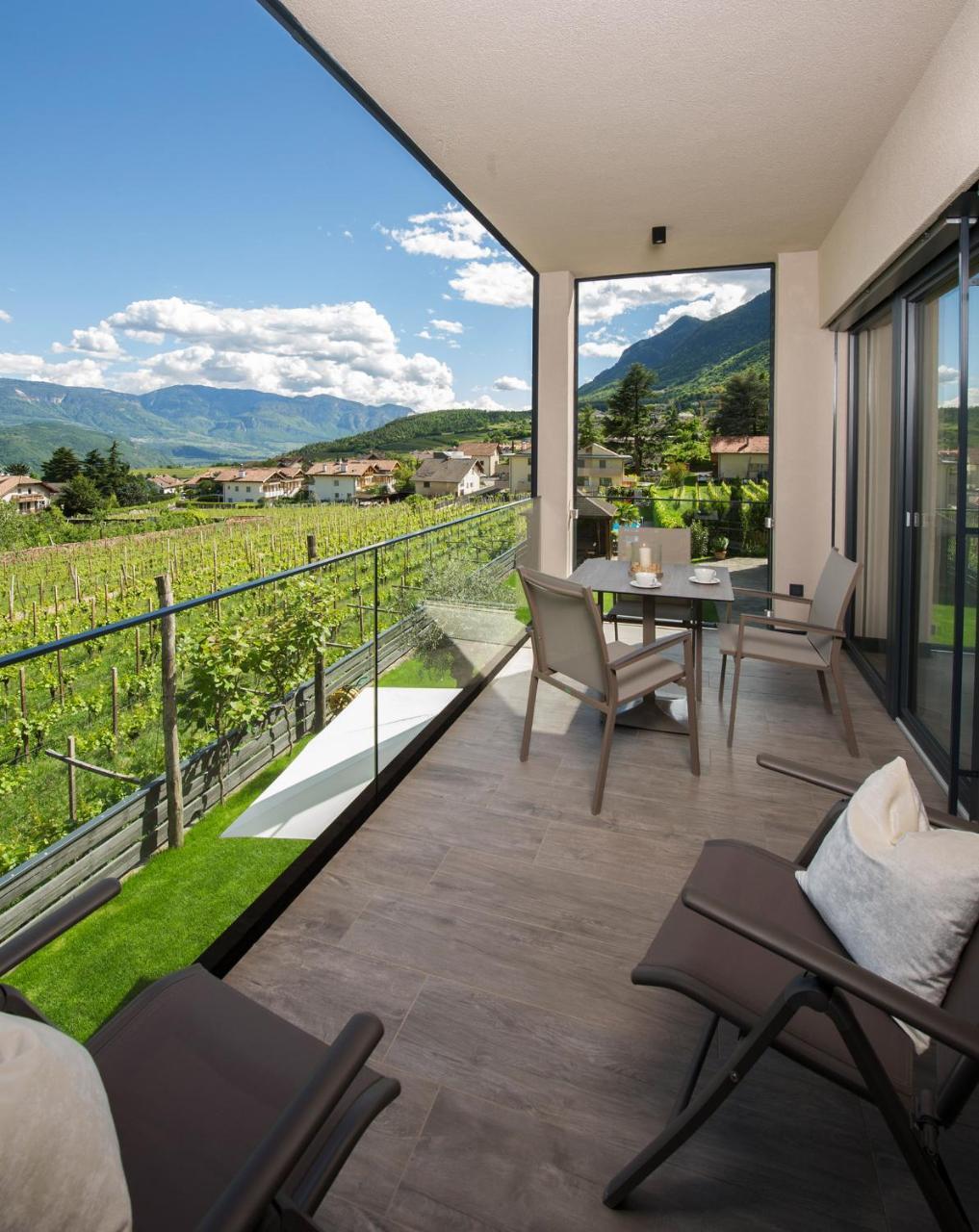 Haus Gregori Aparthotel Caldaro Bagian luar foto