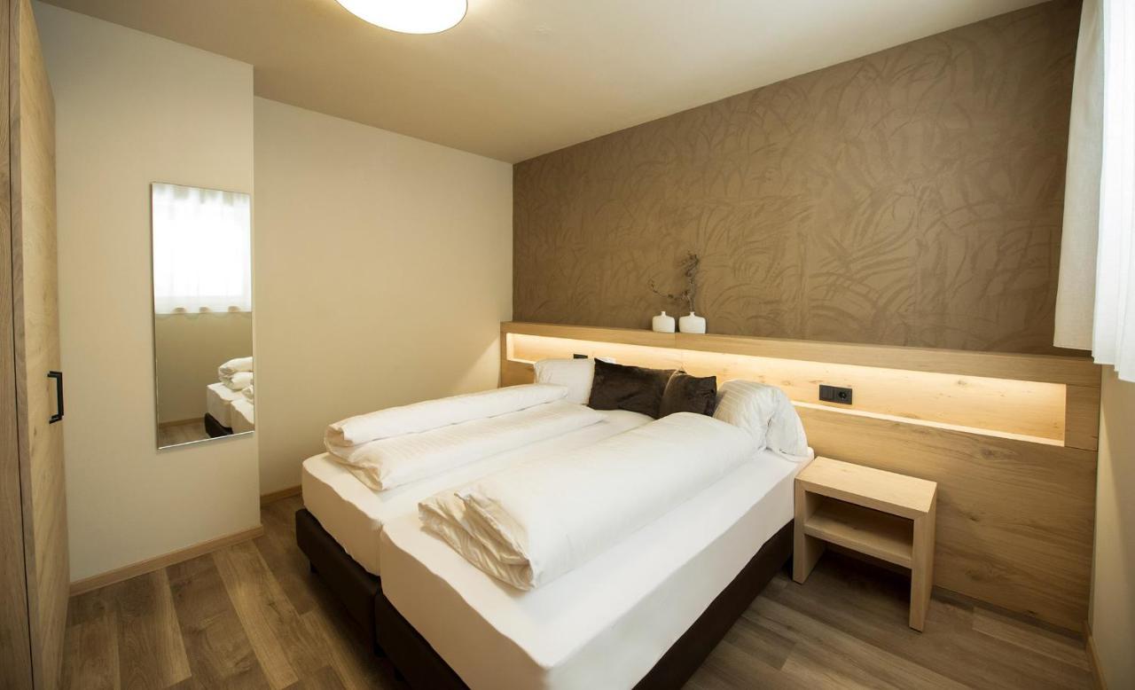 Haus Gregori Aparthotel Caldaro Bagian luar foto