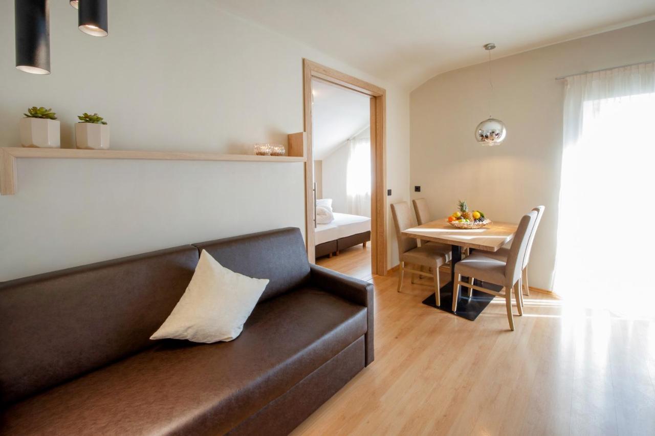 Haus Gregori Aparthotel Caldaro Bagian luar foto